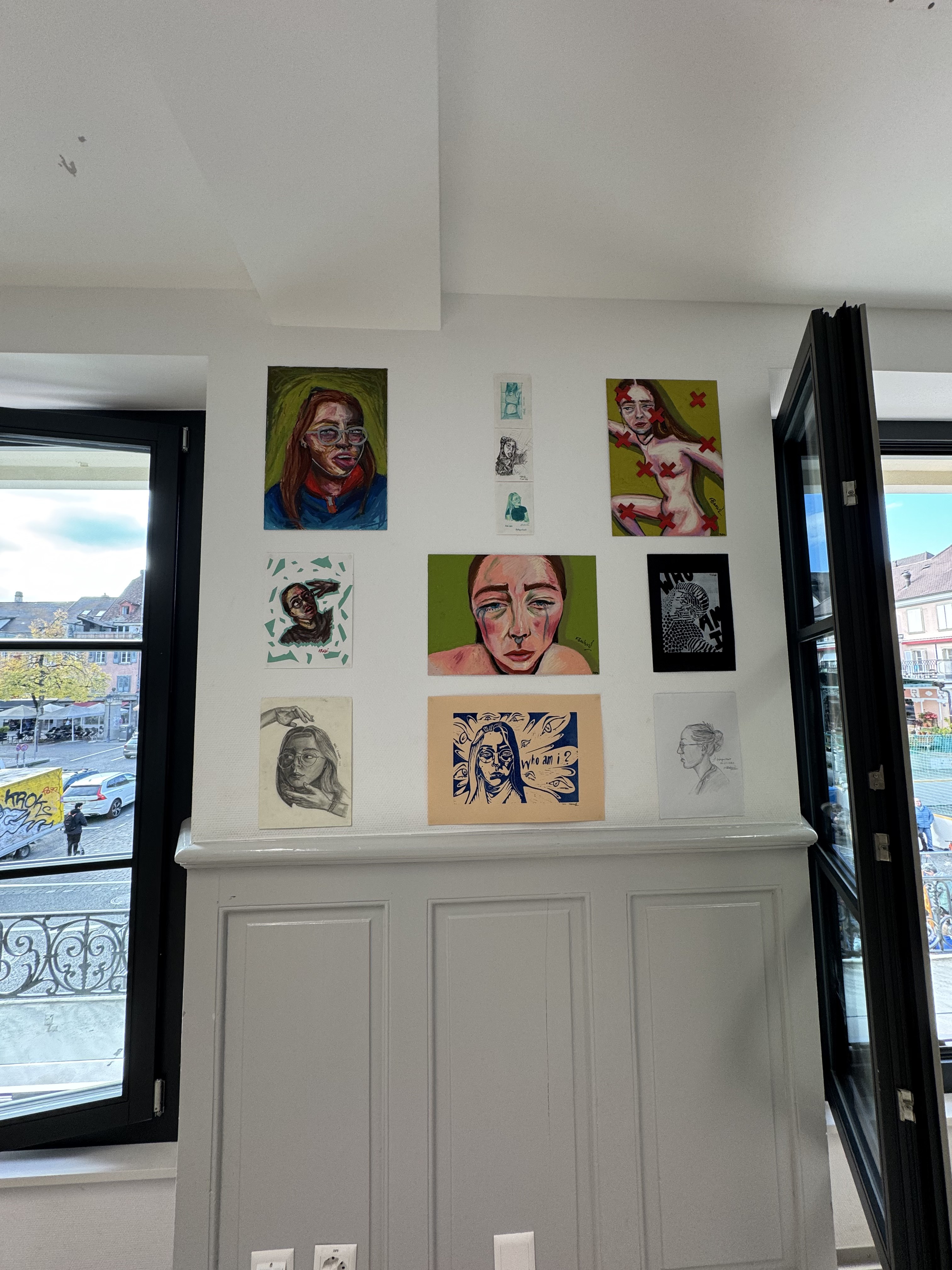 Exposition de toiles peintes par des artistes locaux