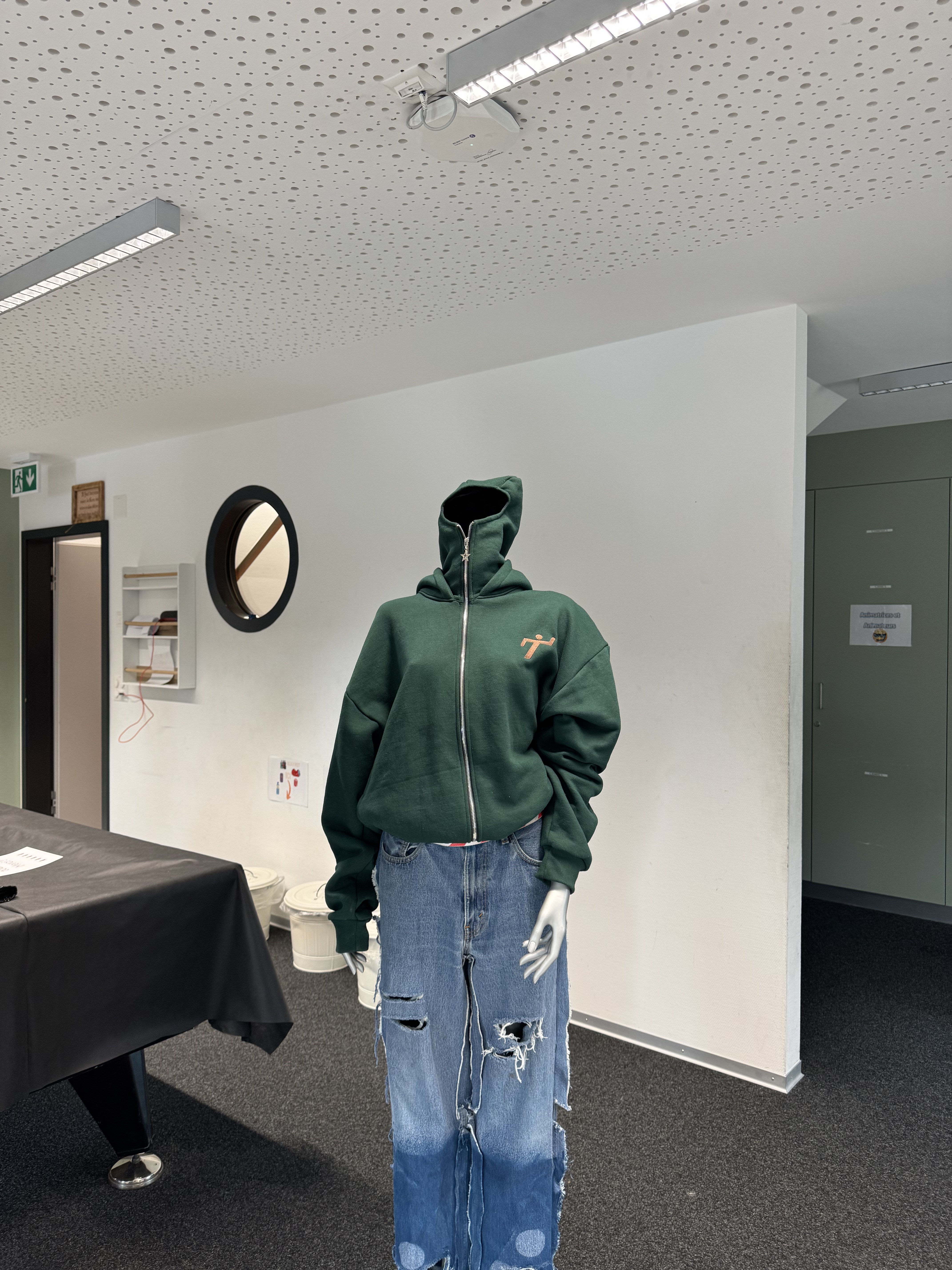 Tenue créée pour une exposition au local RecBulle